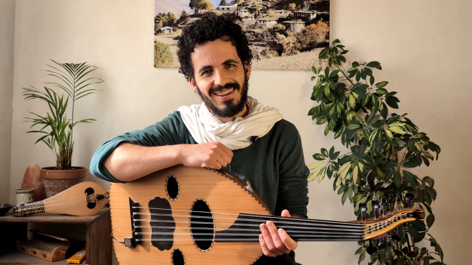 רעי כורכוס מחזיק עוּד